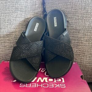 Skechers Women's Black Crisscross Slide Sandals